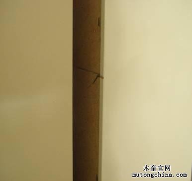 衣柜靠墻一側(cè)的背板