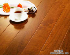 如何保養實木地板